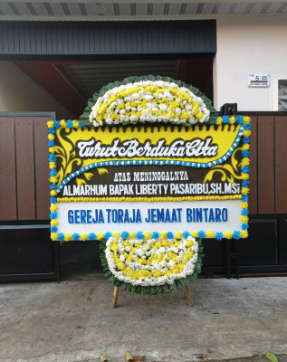 Papan Bunga Duka di Karang Layung