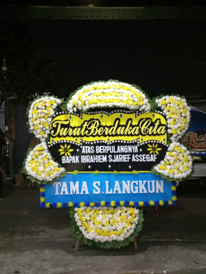 Papan Bunga Duka di Karang Layung